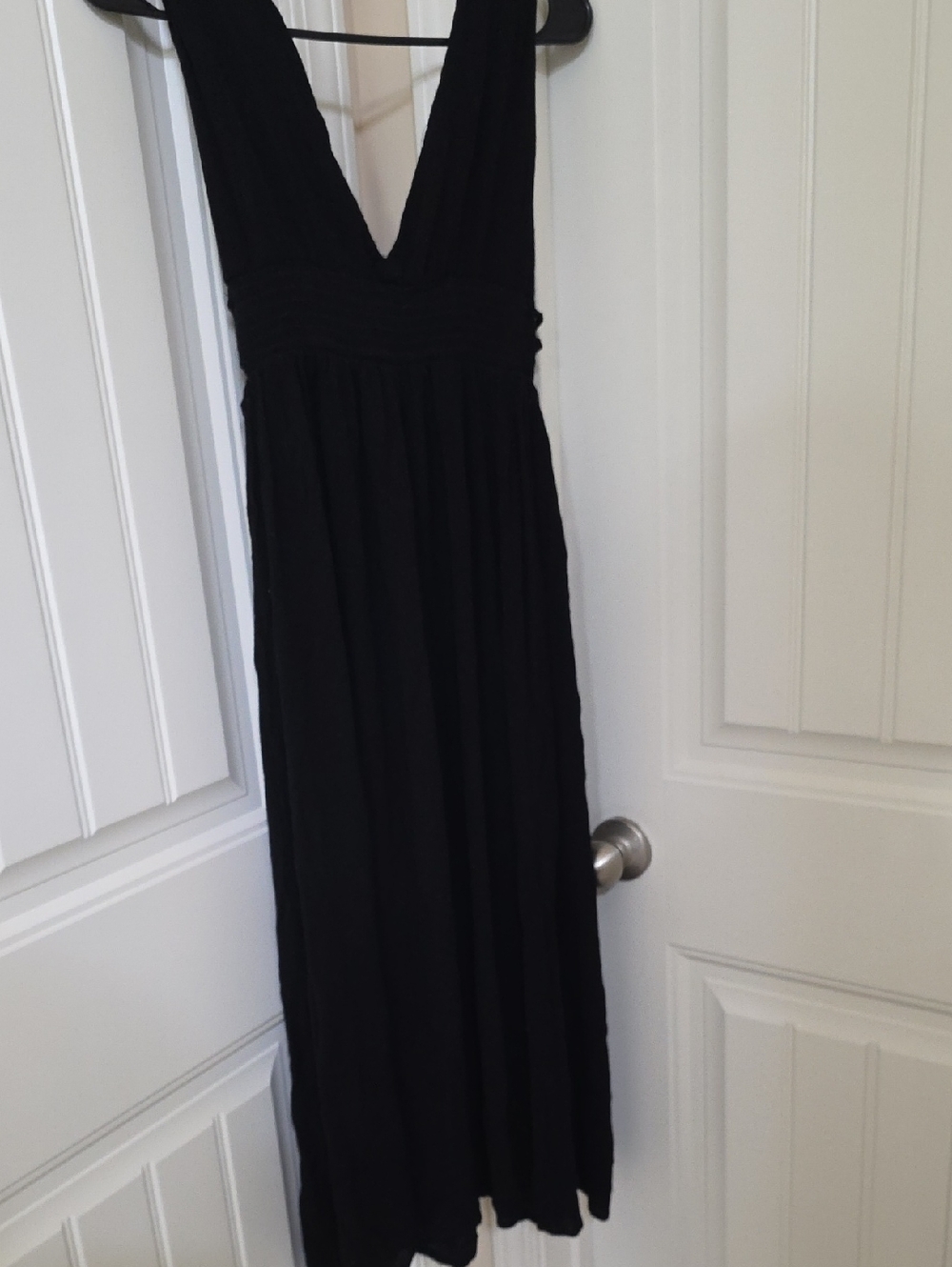 Sleeveless Black V-Neck Maxi Dress for Women
